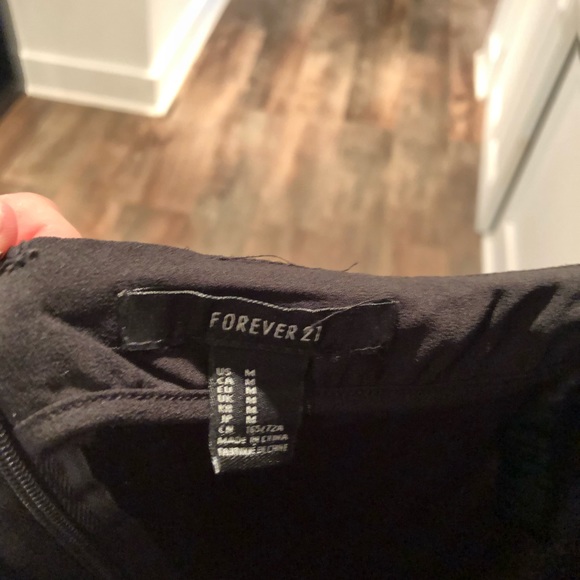 Open back (cross) pant suit - Picture 3 of 3